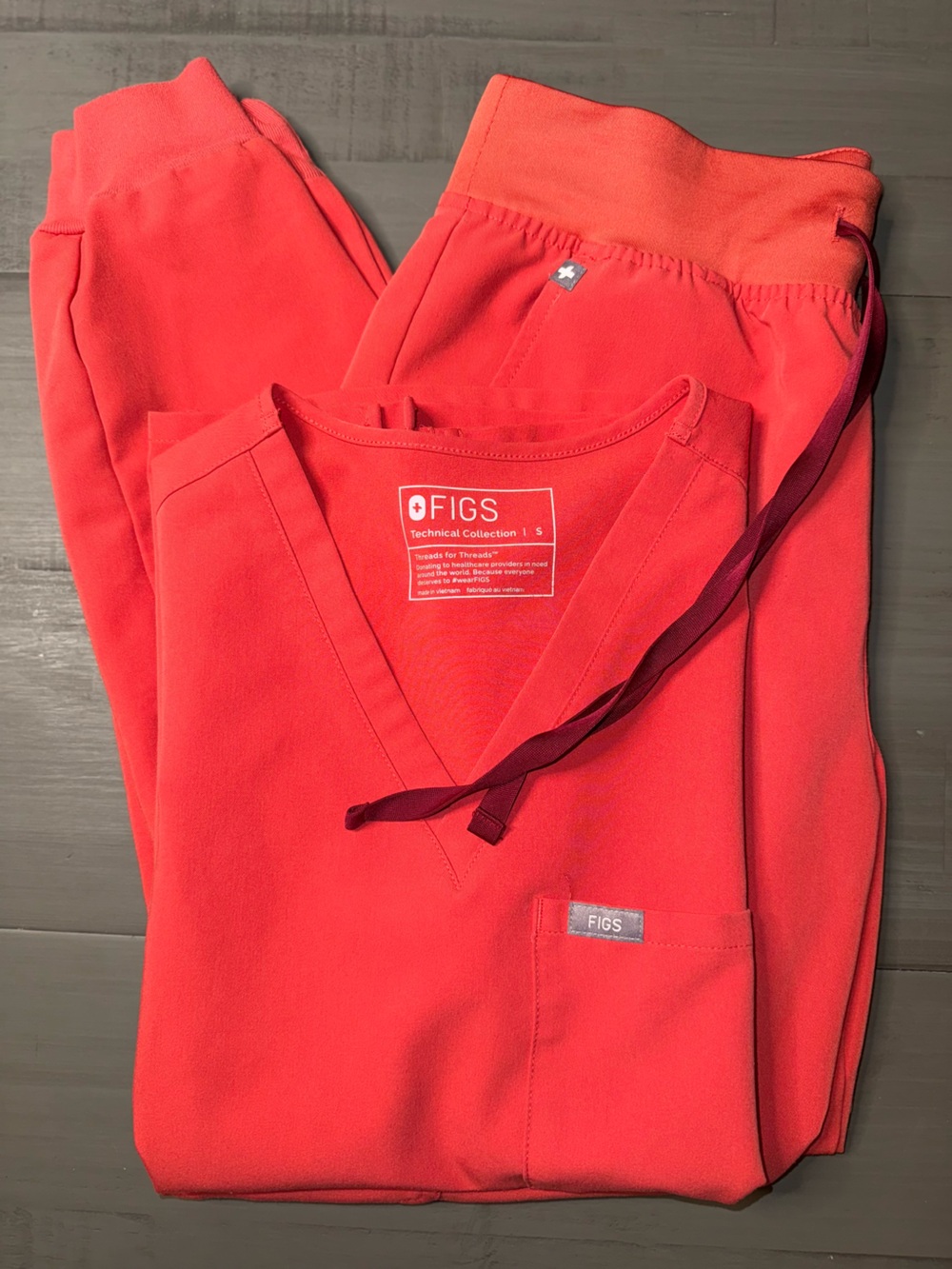 FIGS SET! Catarina Scrub Top (S) Zamora Jogger Scrub Bottoms (M)